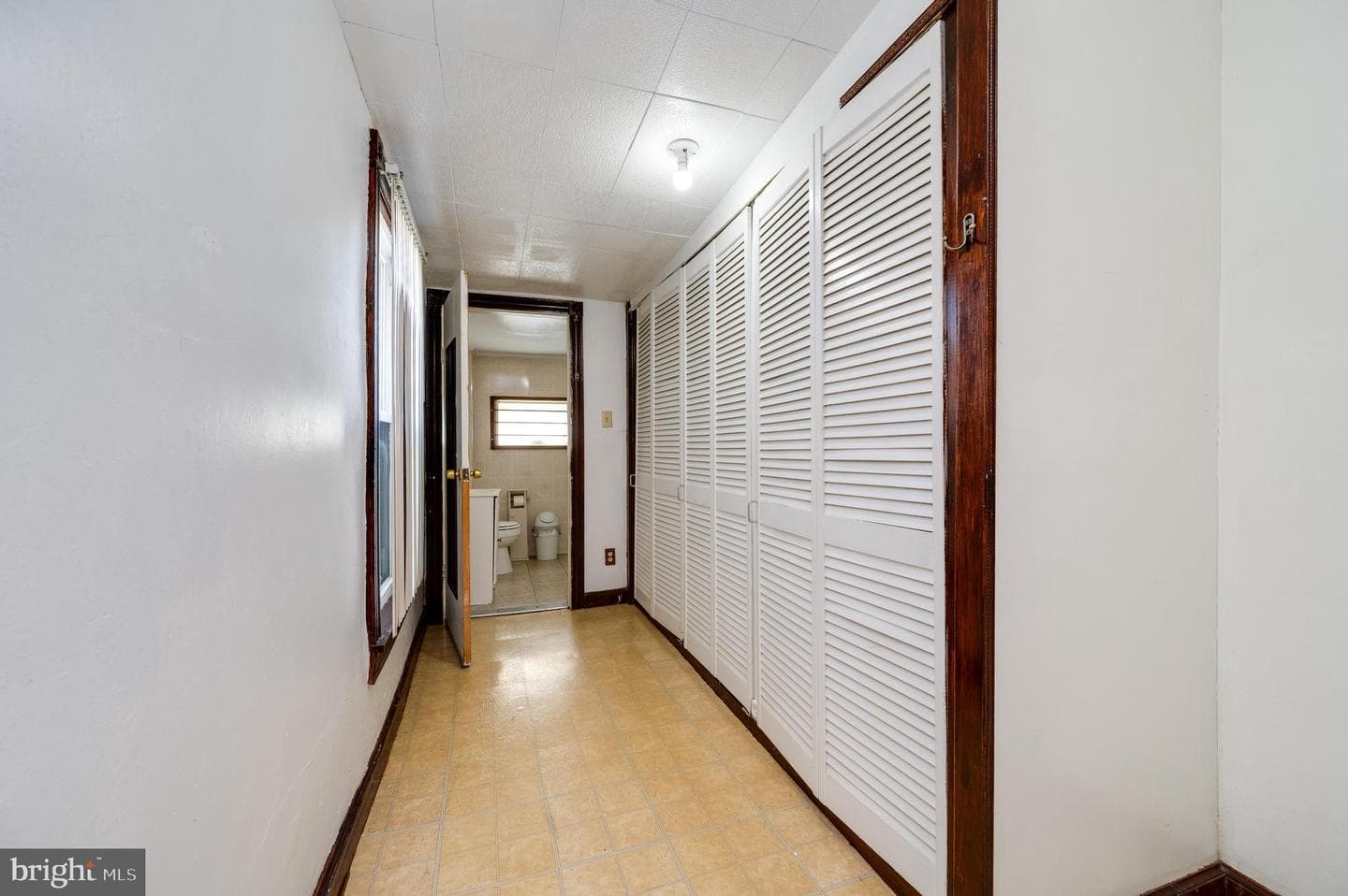 641 Clinton Street photo 17