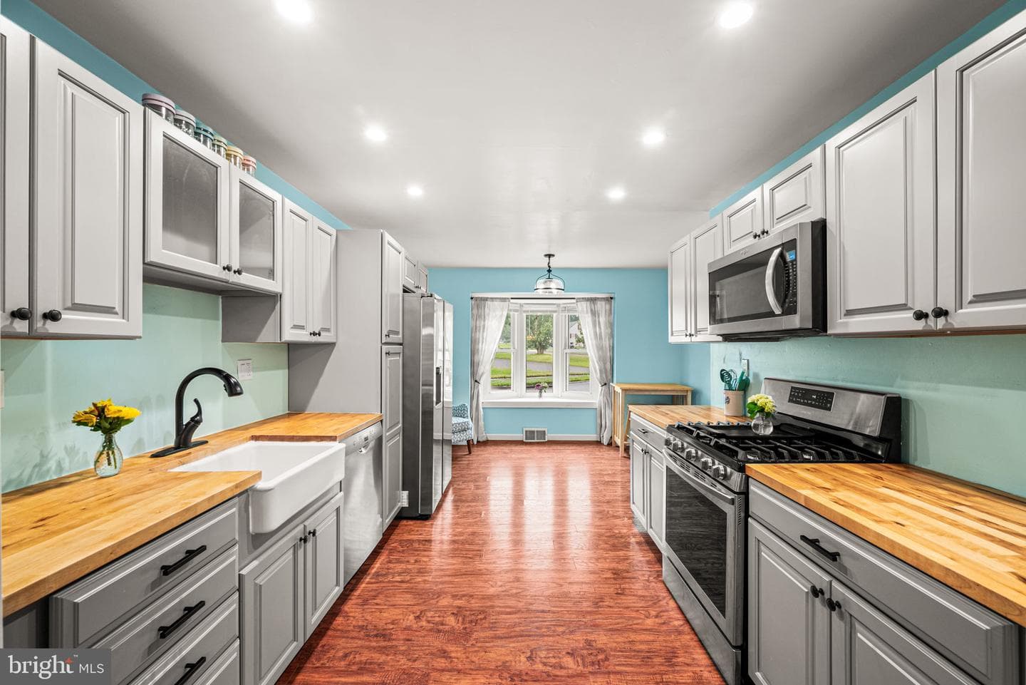 1 Maplewood Court photo 4