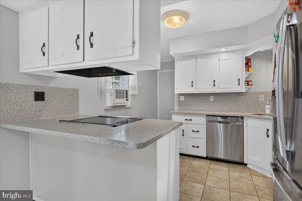 119 Russell Avenue photo 9