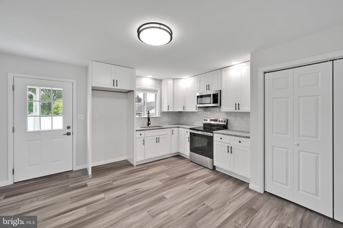 300 Beckley Street photo 33