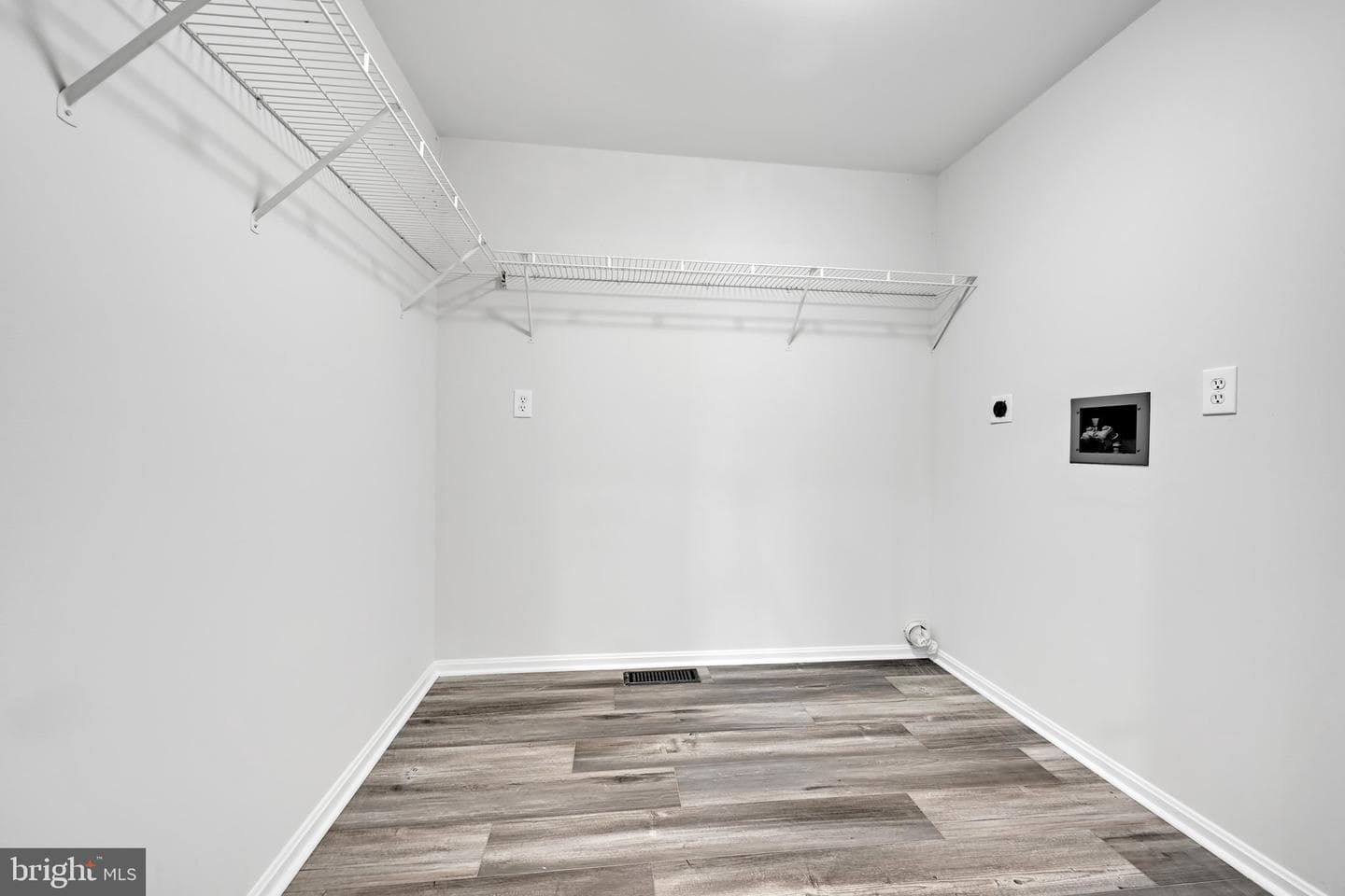 300 Beckley Street photo 40