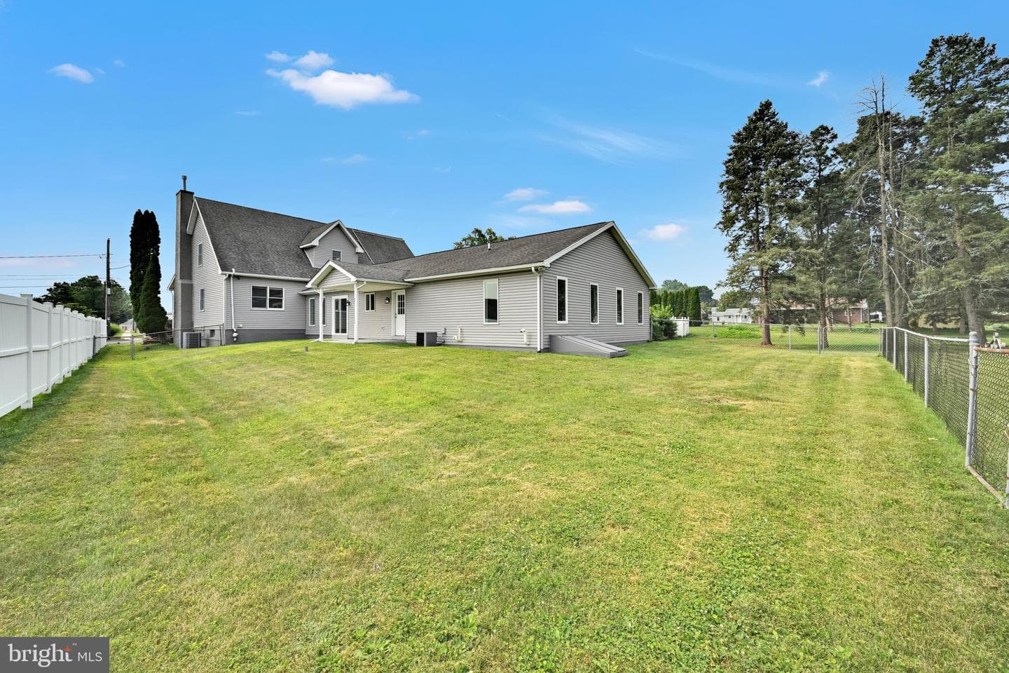 300 Beckley Street photo 63