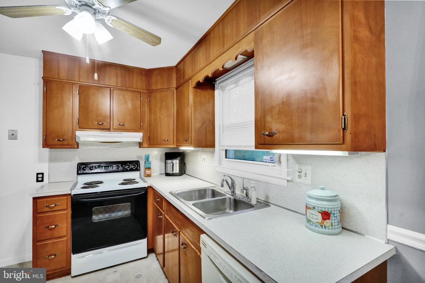 38 Cedarwood Road photo 10