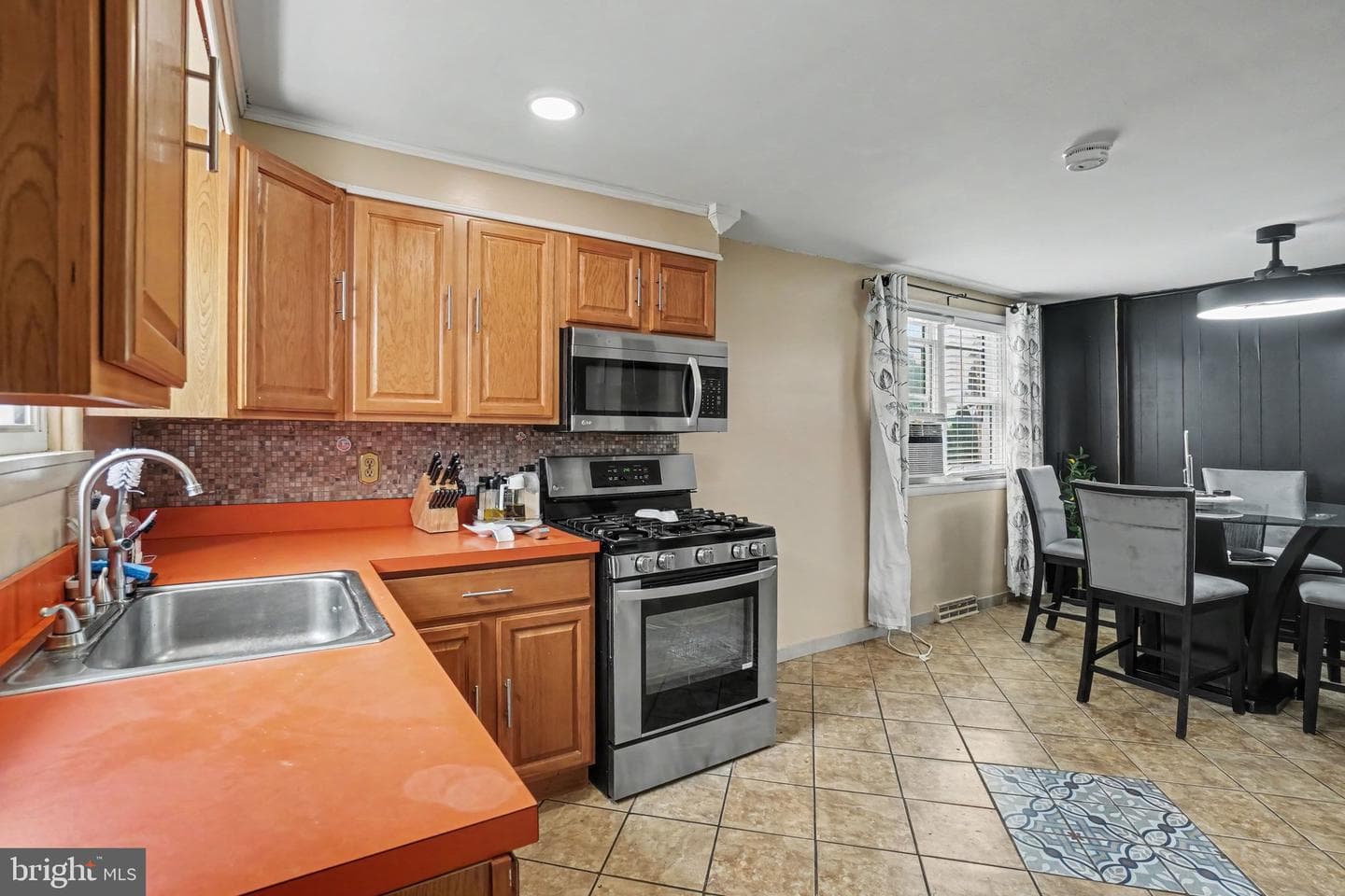 3416 Laurel Street photo 14