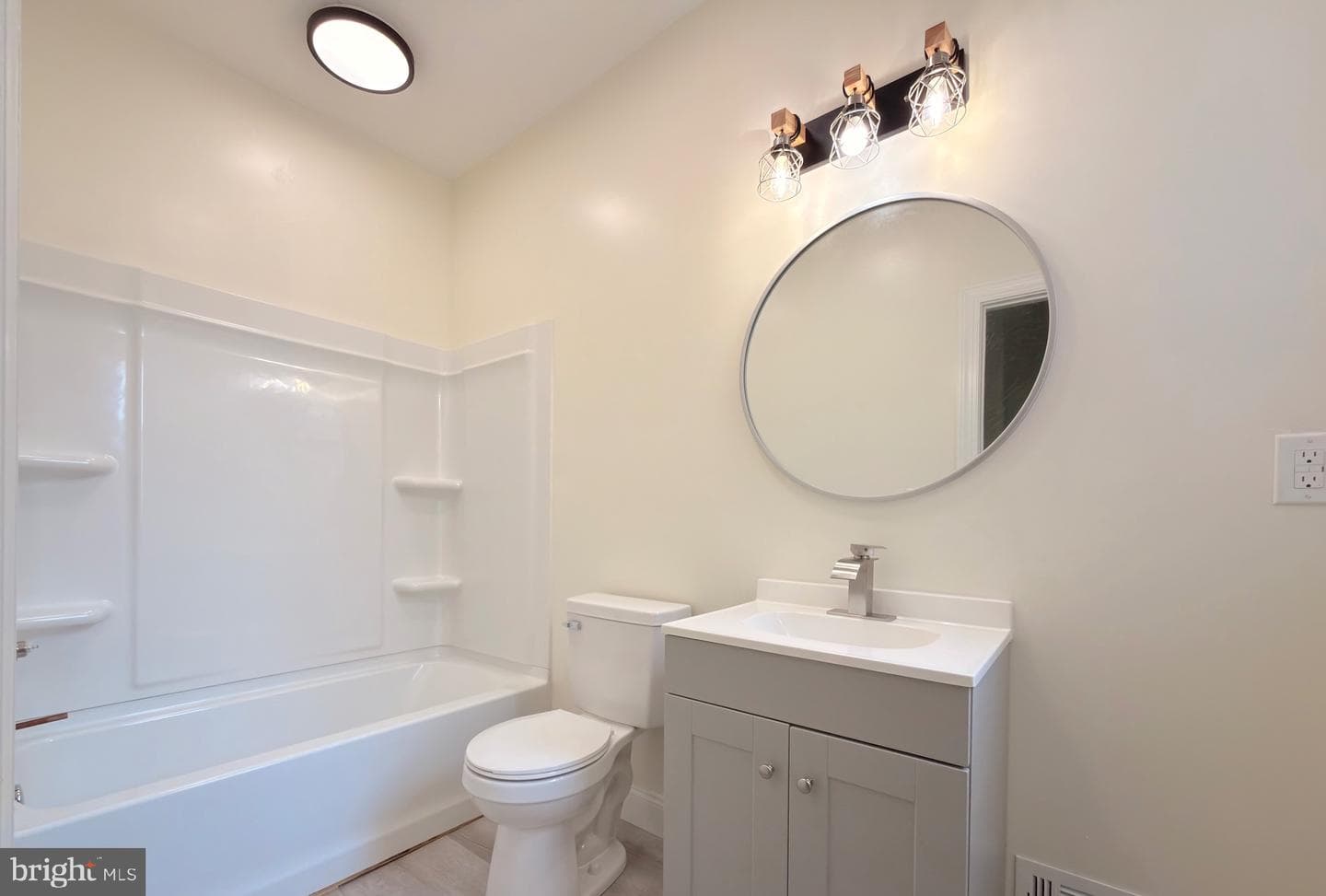 553 Gordon Street photo 18