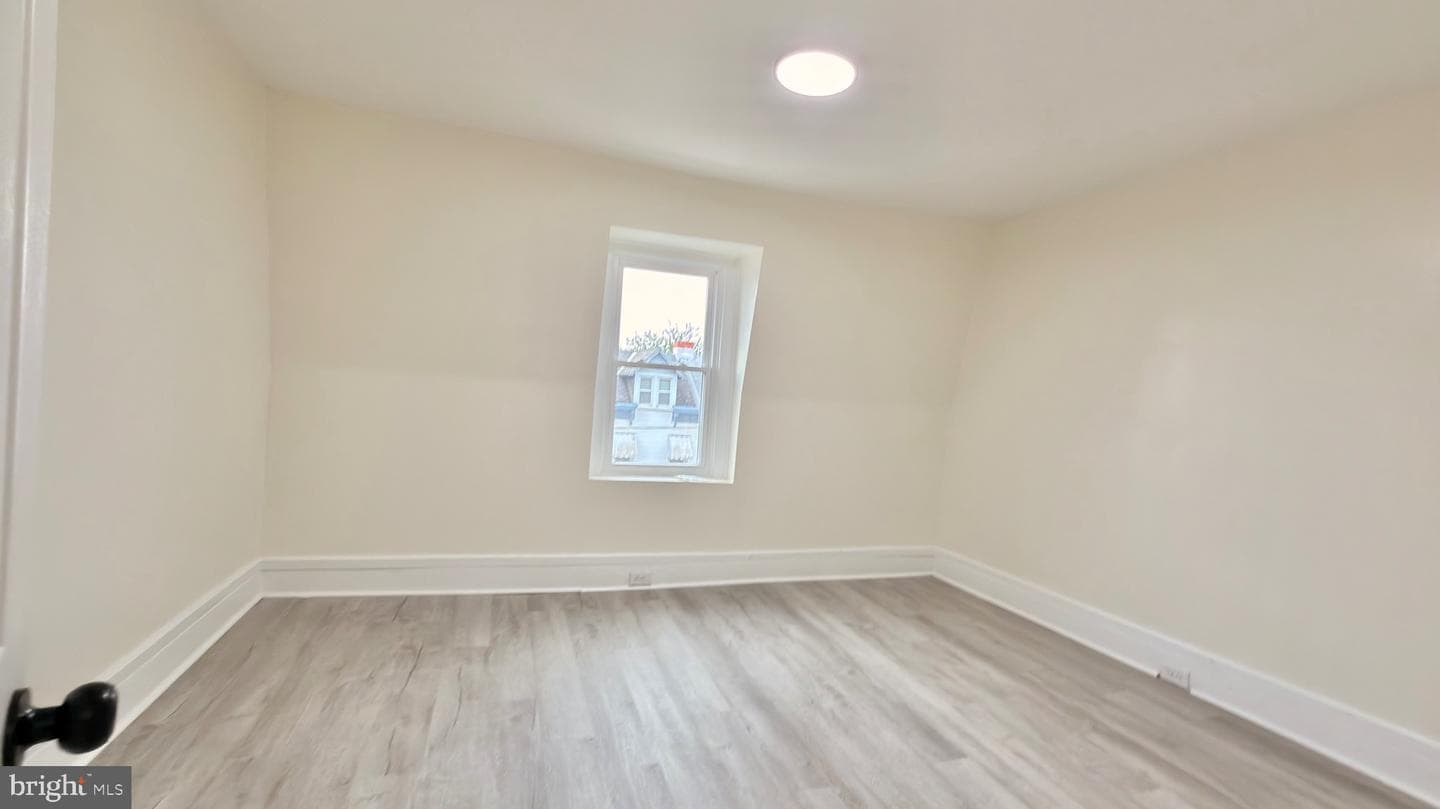 553 Gordon Street photo 21