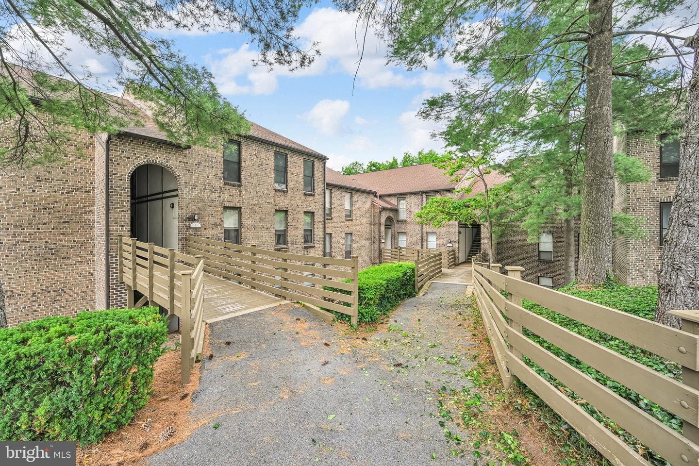 2 Fairway Road, Reading