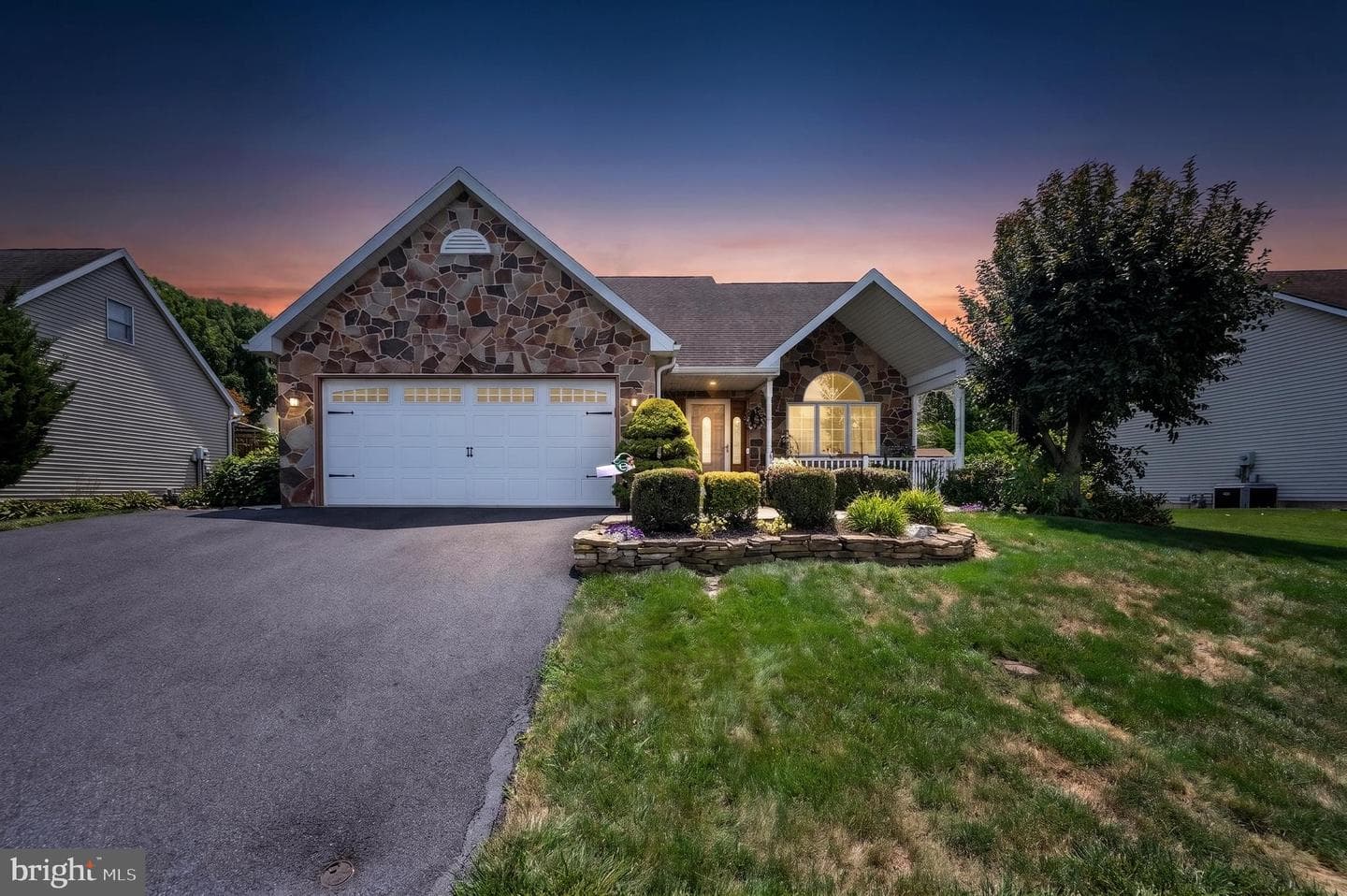 128 Hill Road, Blandon