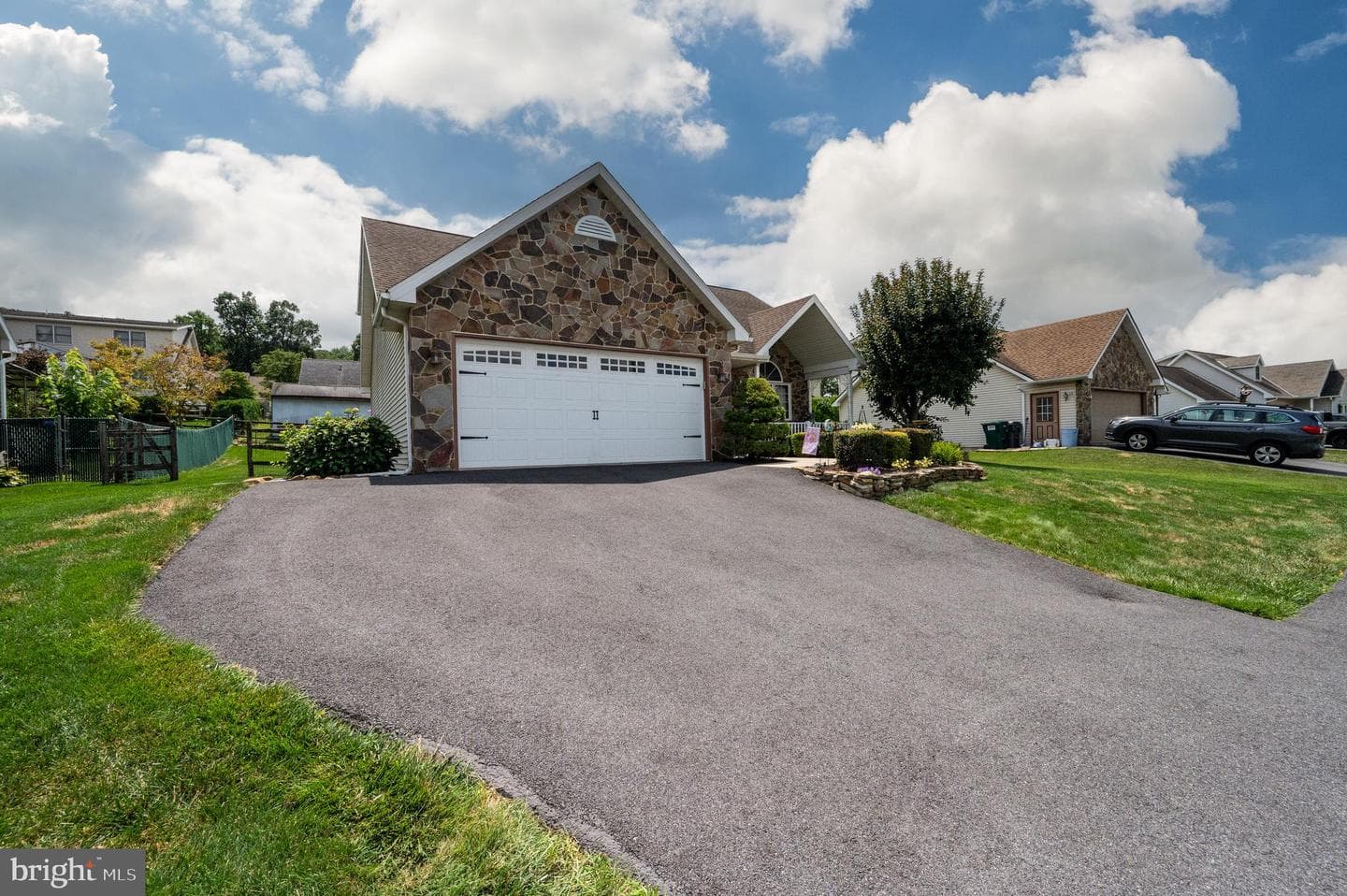 128 Hill Road, Blandon