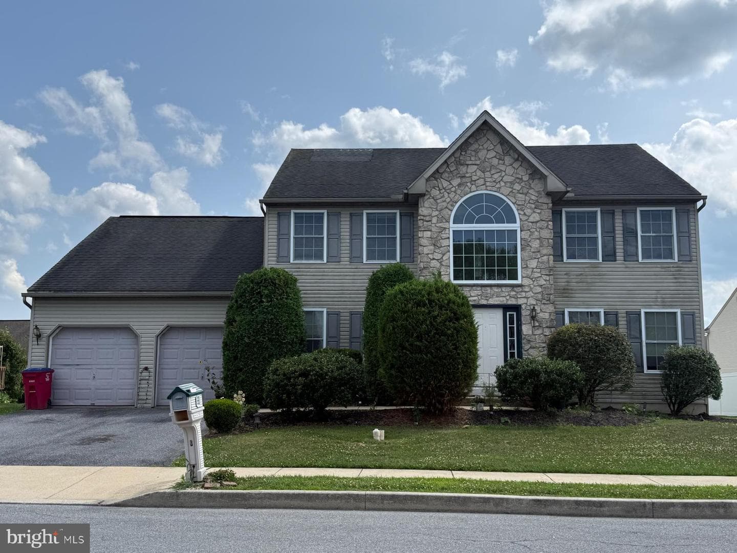 215 N Sandy Lane, Sinking Spring
