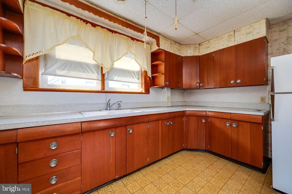 1237 Carbon Street photo 13