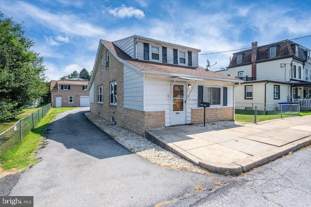 1237 Carbon Street, Reading