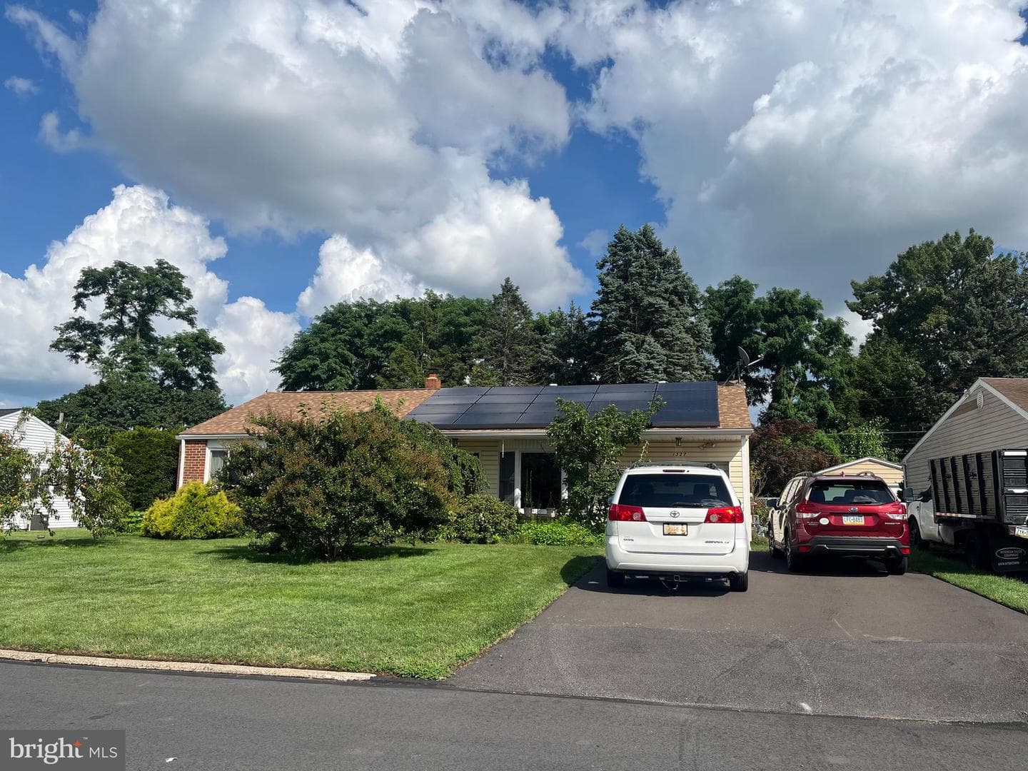1327 Lacebark Street photo 2
