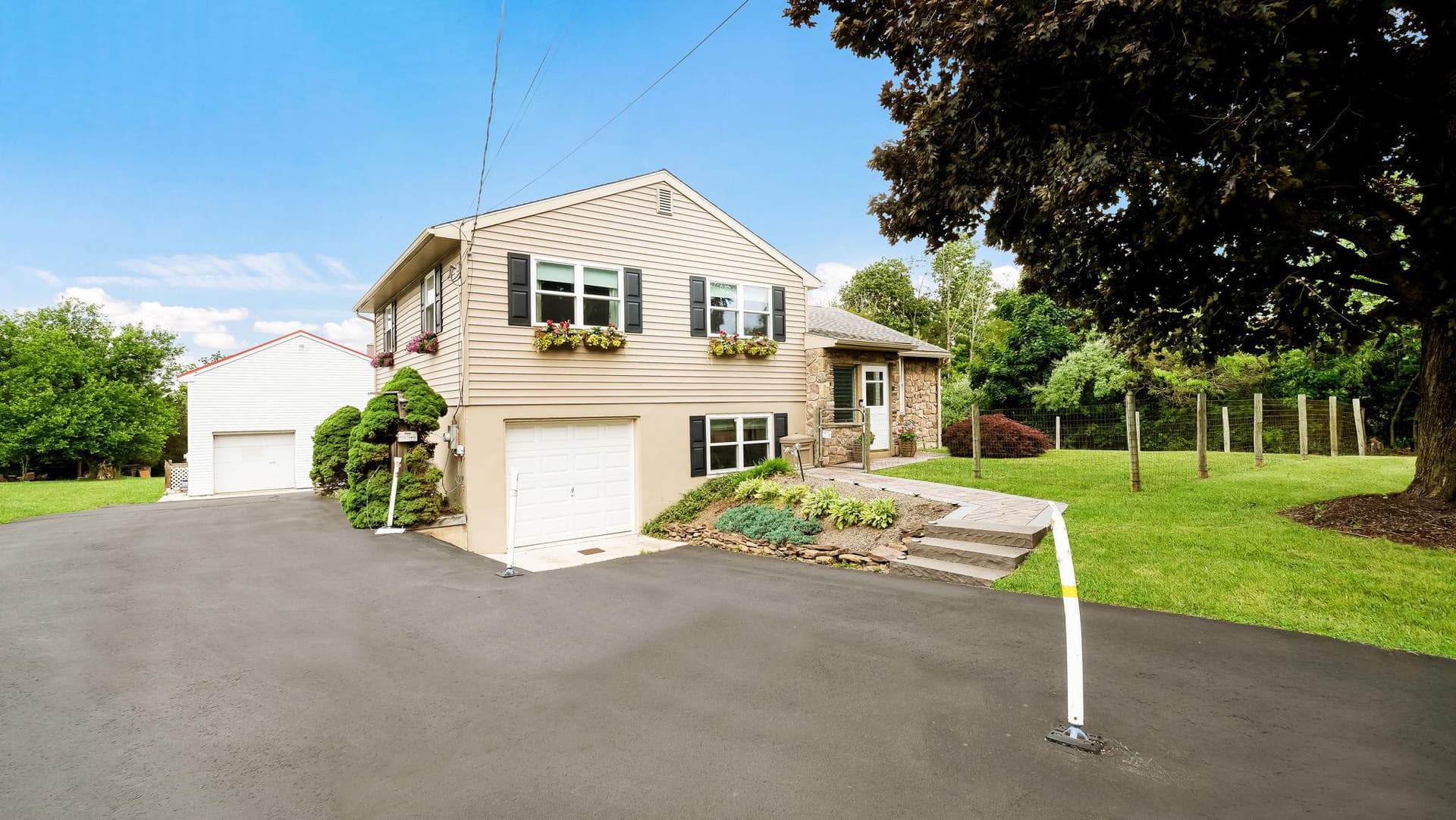 7078 Easton Road photo 3
