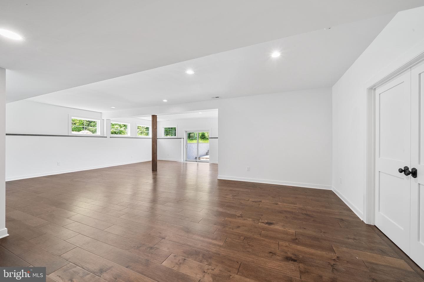 744 Broad Street photo 46