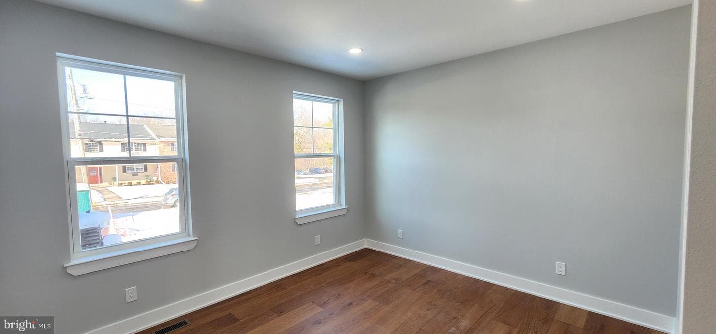 11b Fairview Avenue photo 21