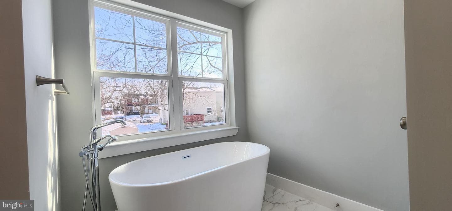 11b Fairview Avenue photo 34