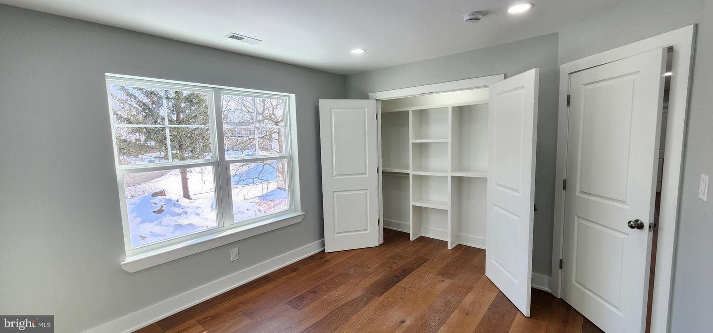 11b Fairview Avenue photo 45