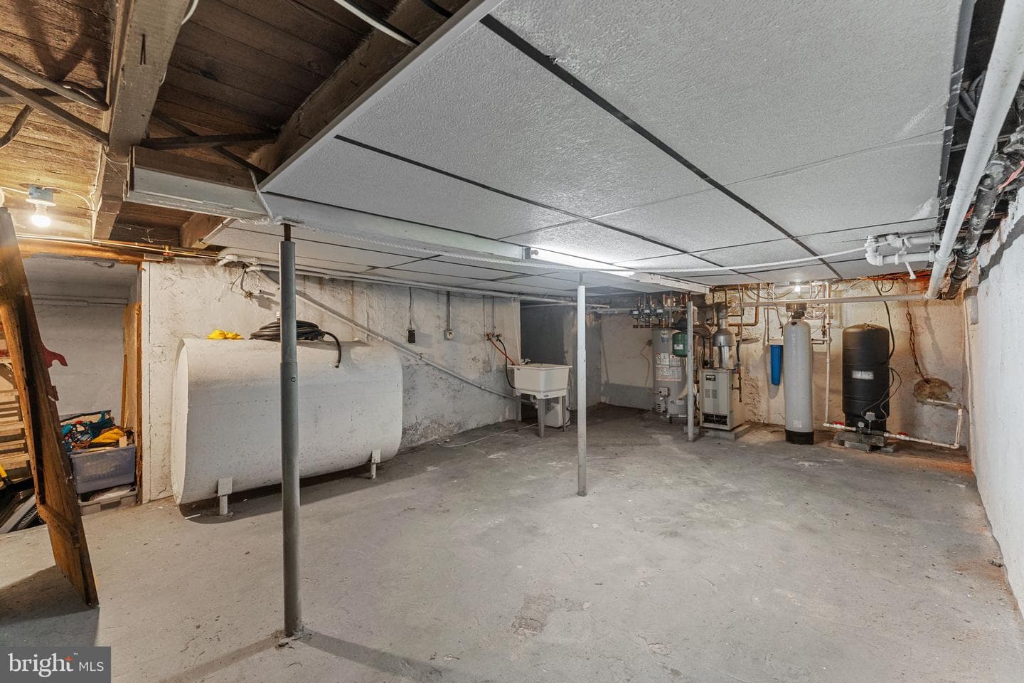 158 W Butler Avenue photo 23