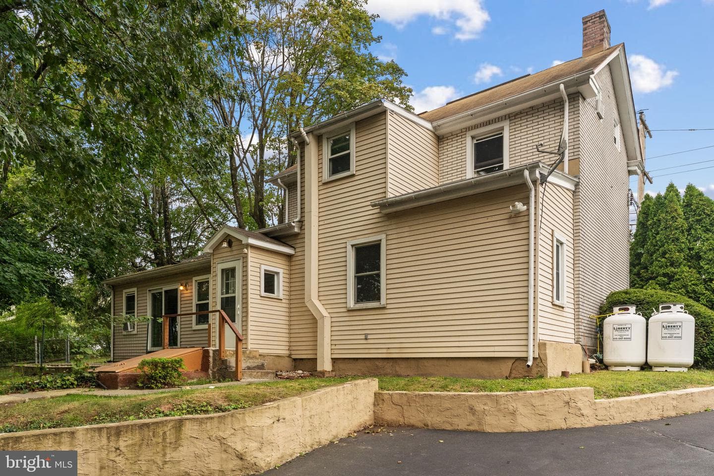 158 W Butler Avenue photo 27