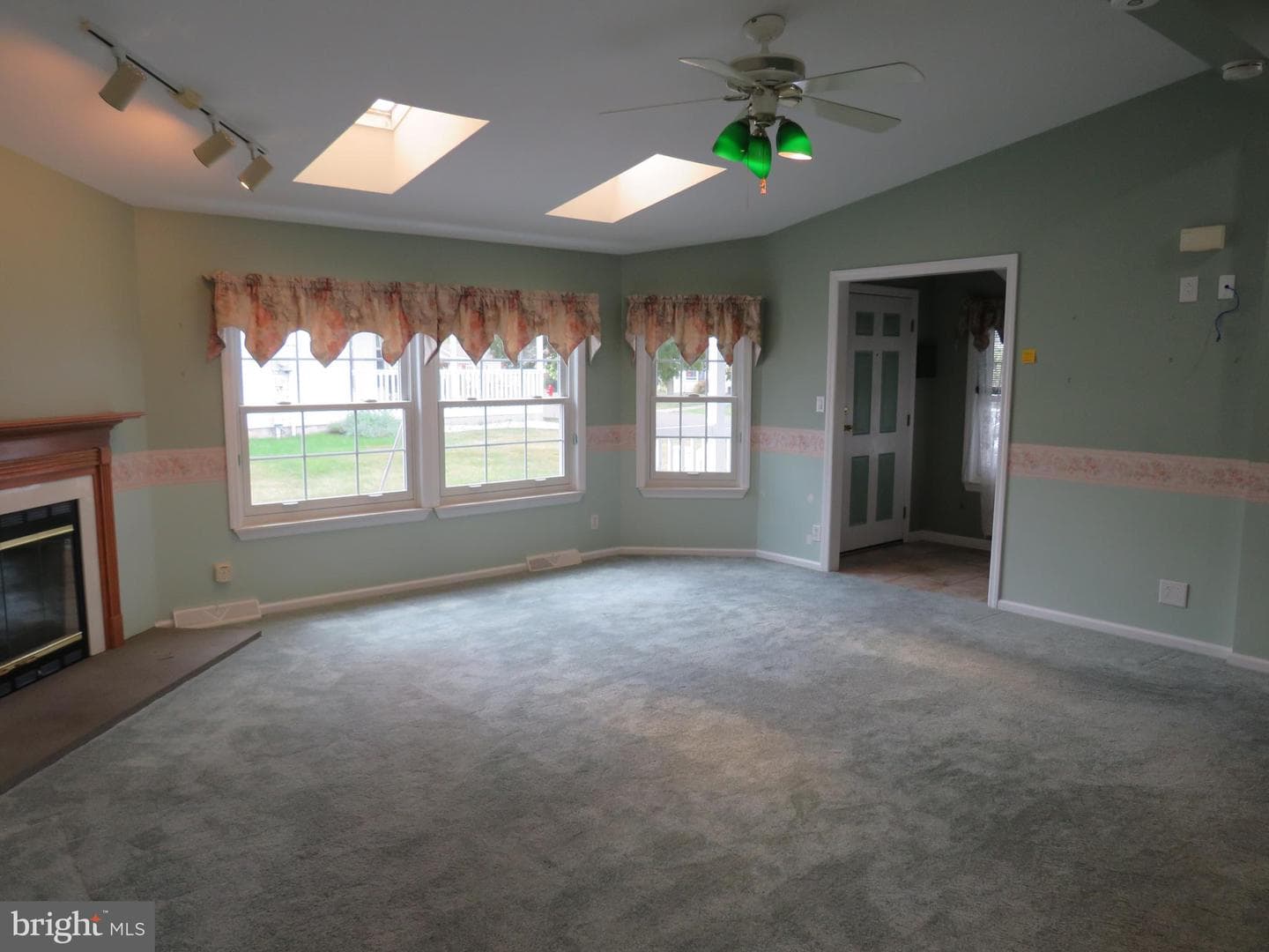 377 Spring Meadow Circle photo 11