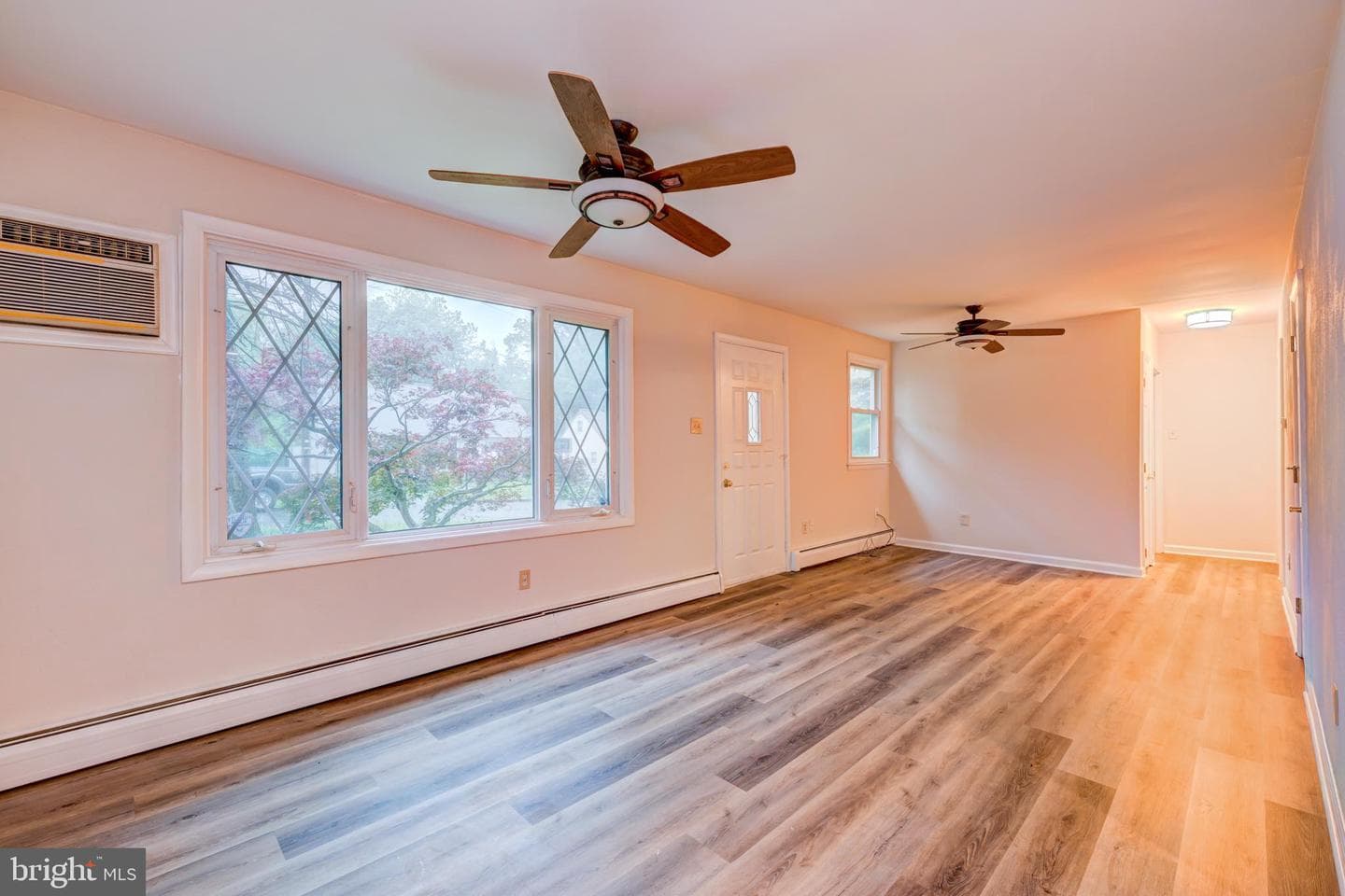 402 Larchwood Ave photo 4