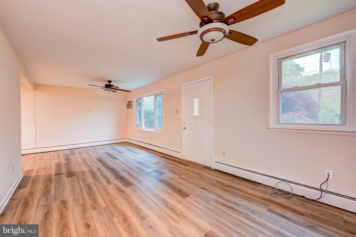 402 Larchwood Ave photo 5