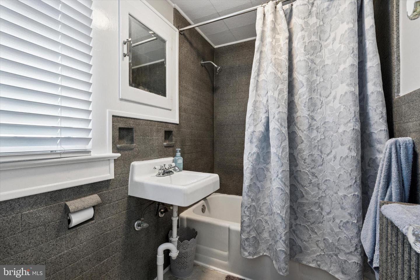209 Dorrance Street photo 7