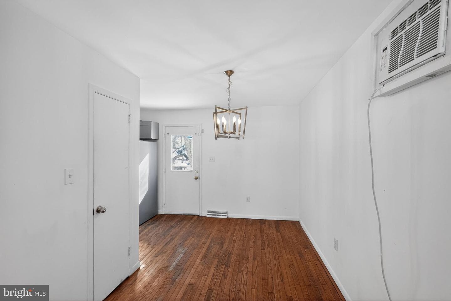 389 Mckinley Avenue photo 12
