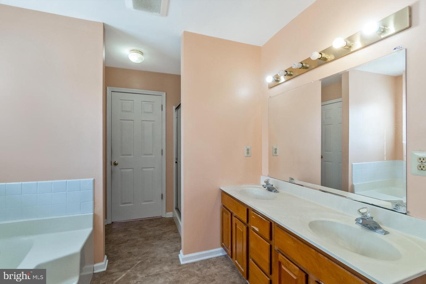1805 Leedum Lane photo 37