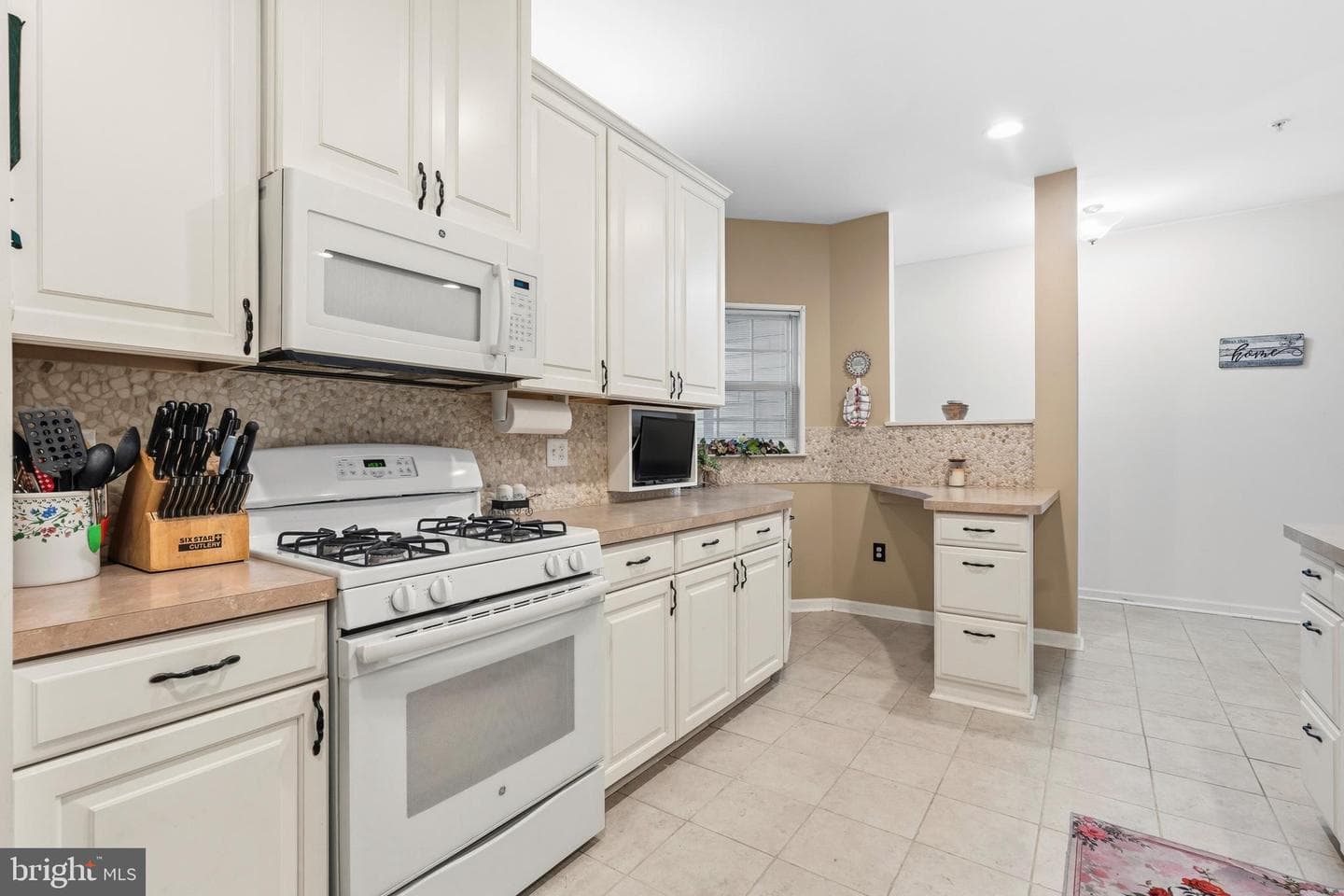1125 Arbour Lane photo 9