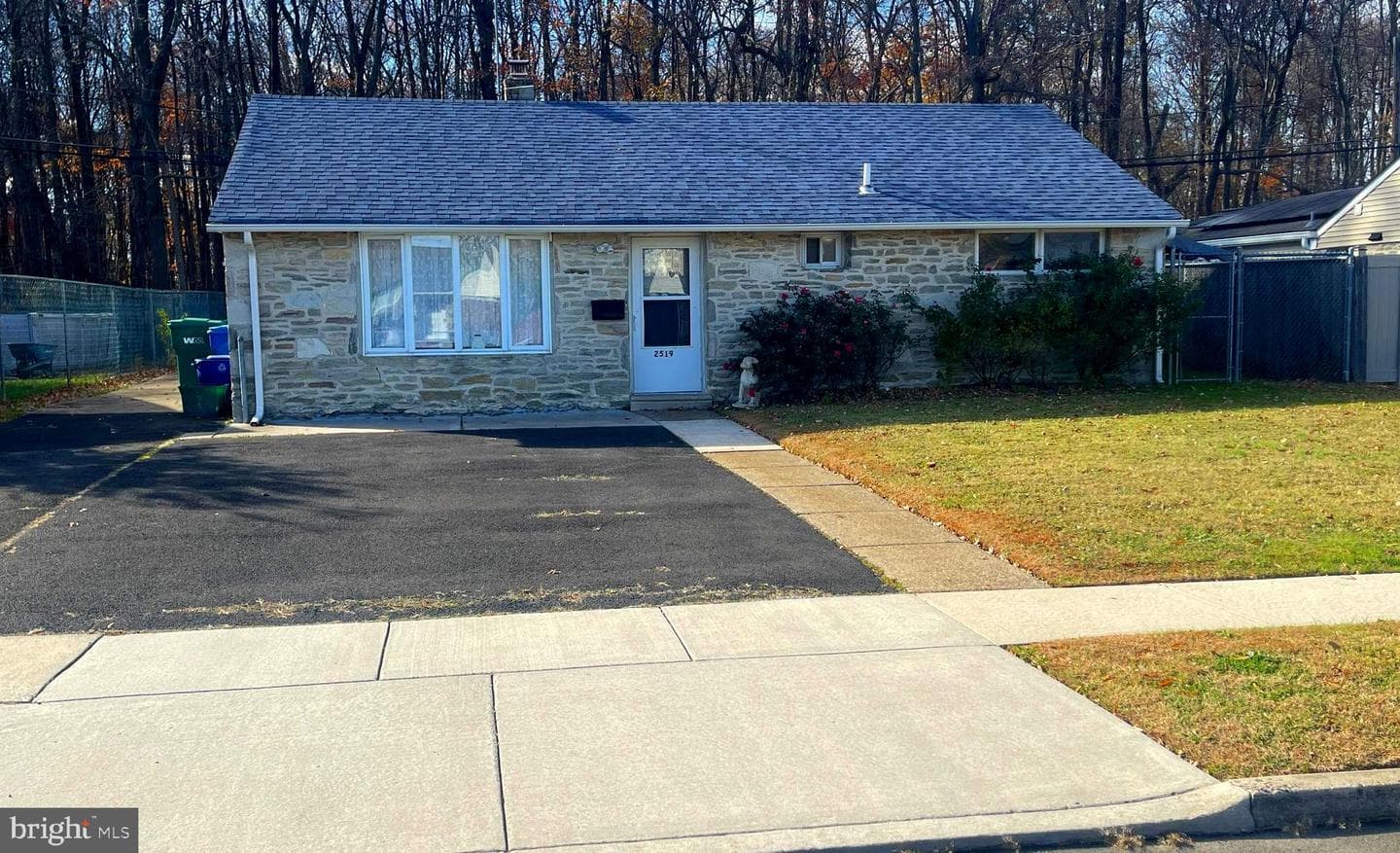 2519 Woodlawn Drive photo 2