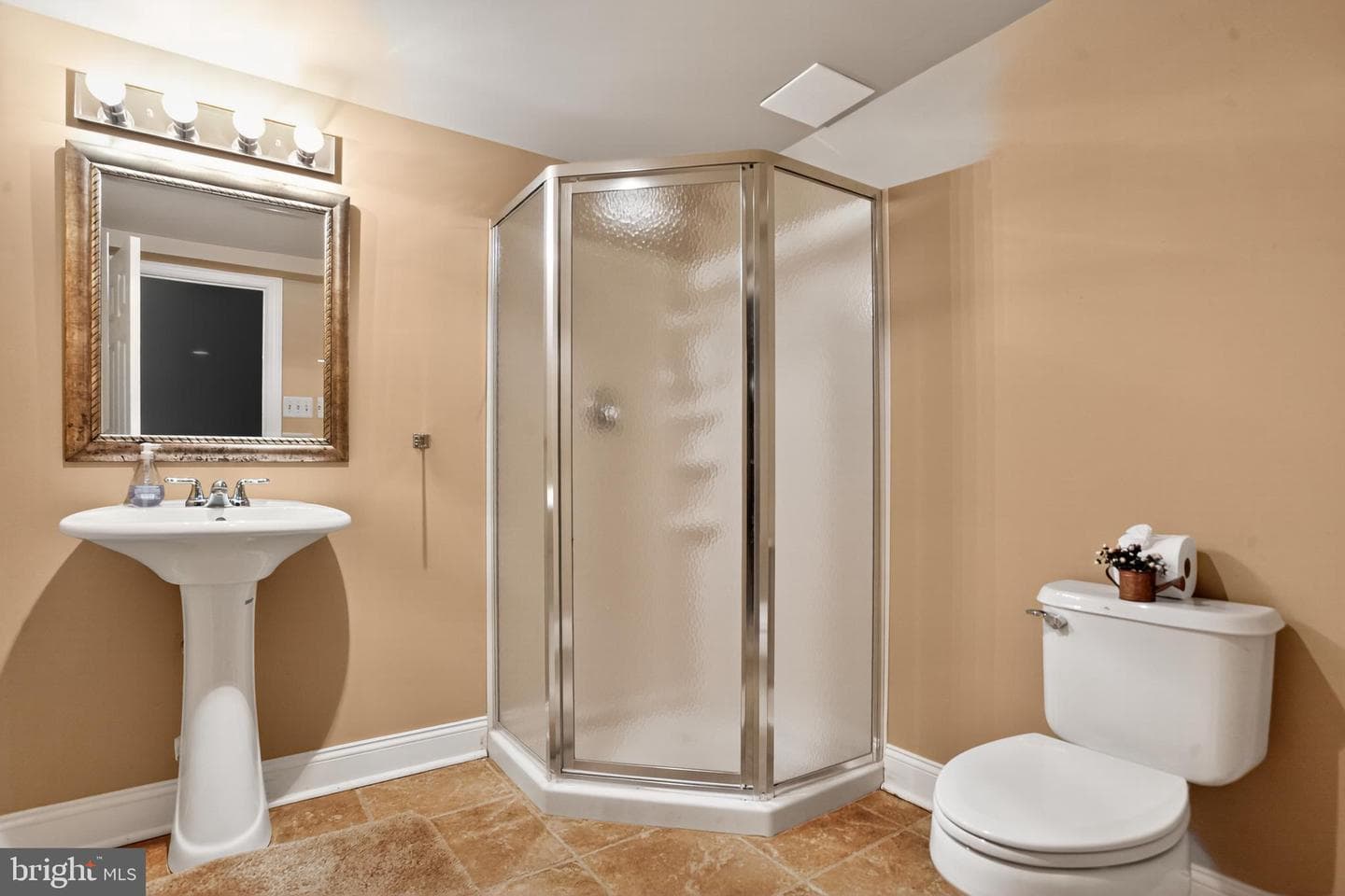 62 Woodside Lane photo 29