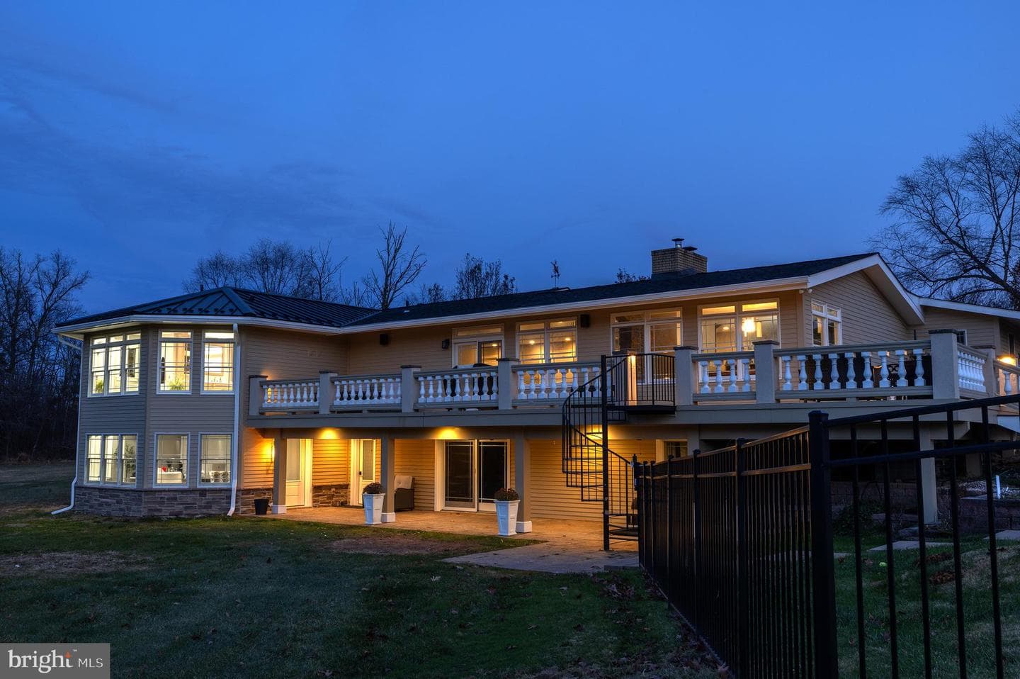 6469 Groveland Road