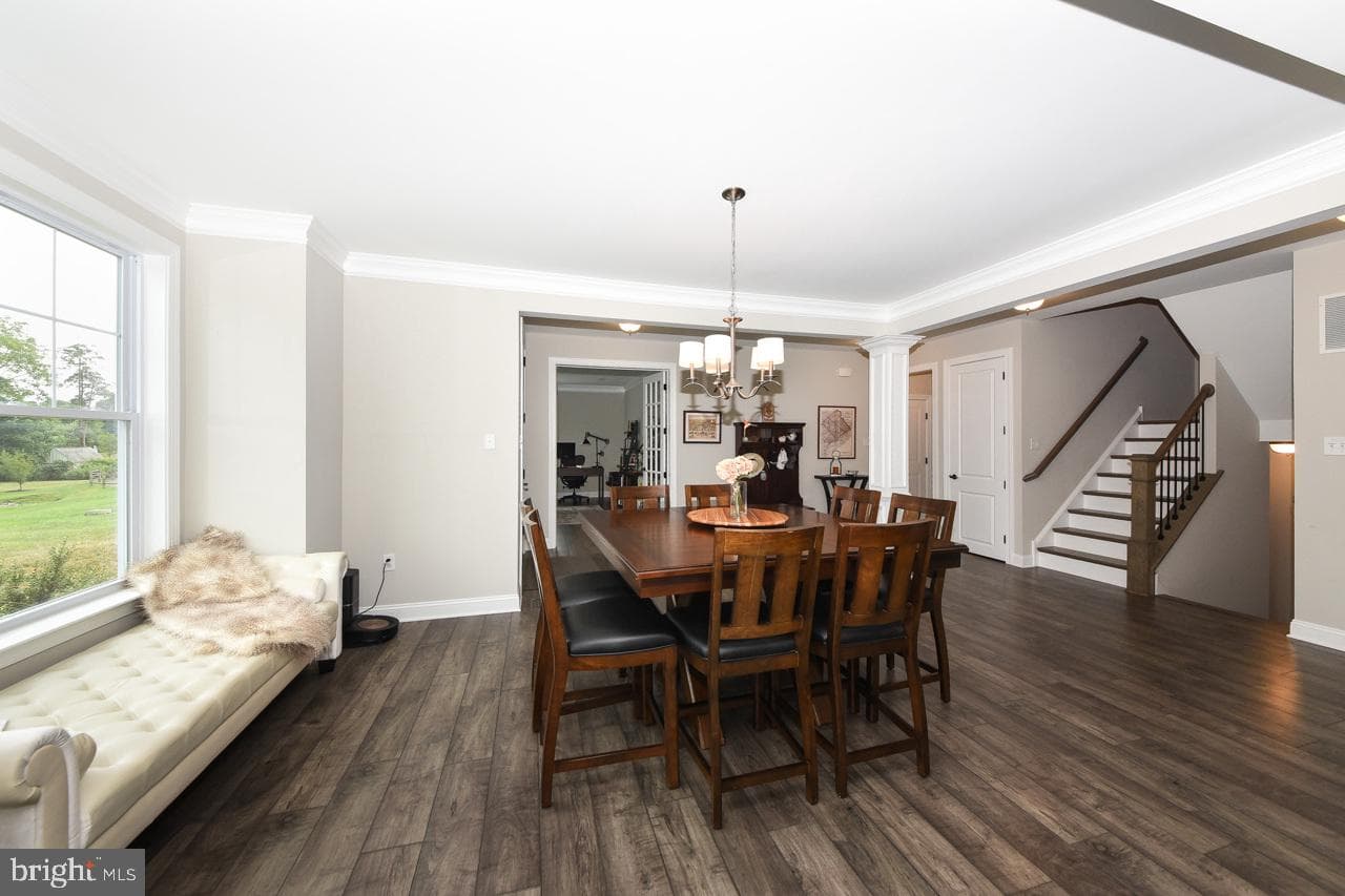 8 Elizabeth Lane photo 10
