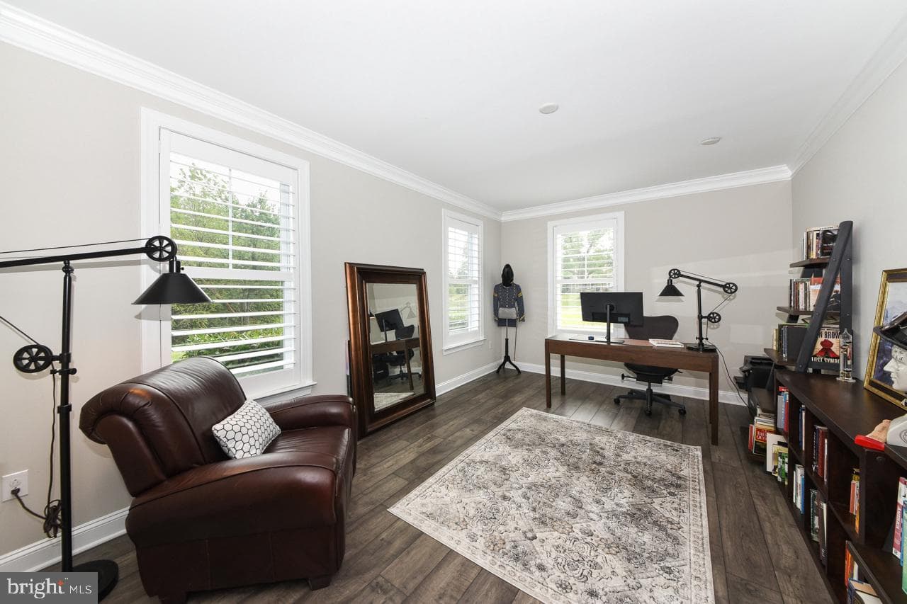 8 Elizabeth Lane photo 23