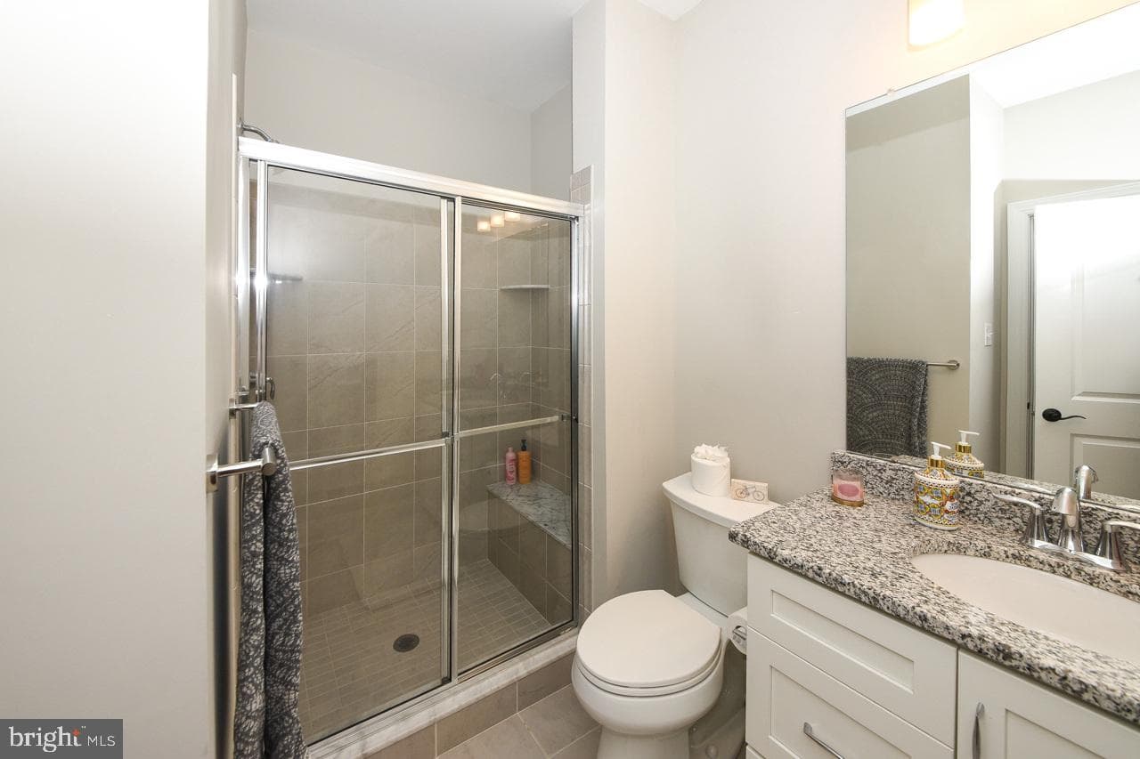 8 Elizabeth Lane photo 44