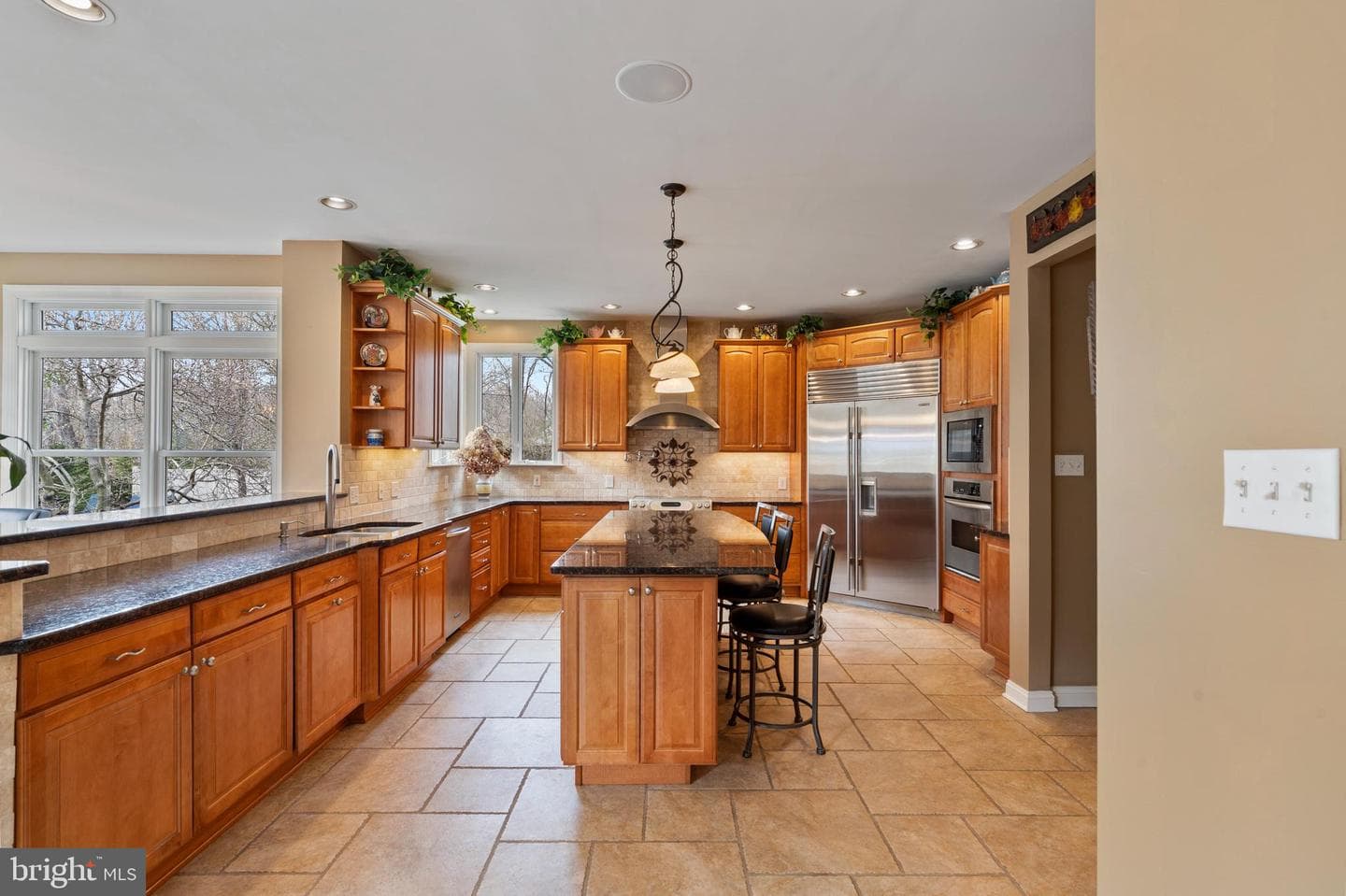 100 E Holland Road photo 9