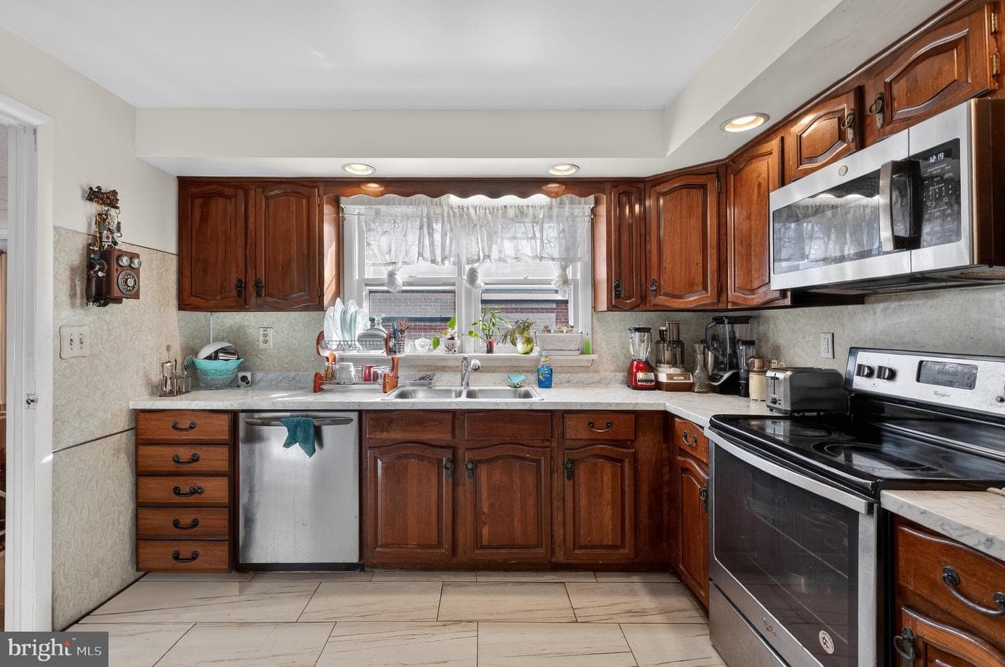 368 Dorrance Street photo 11