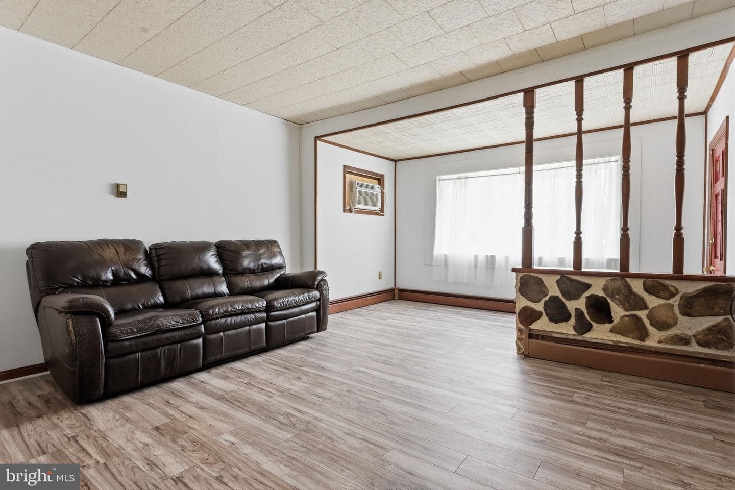 1034 Second Avenue photo 3