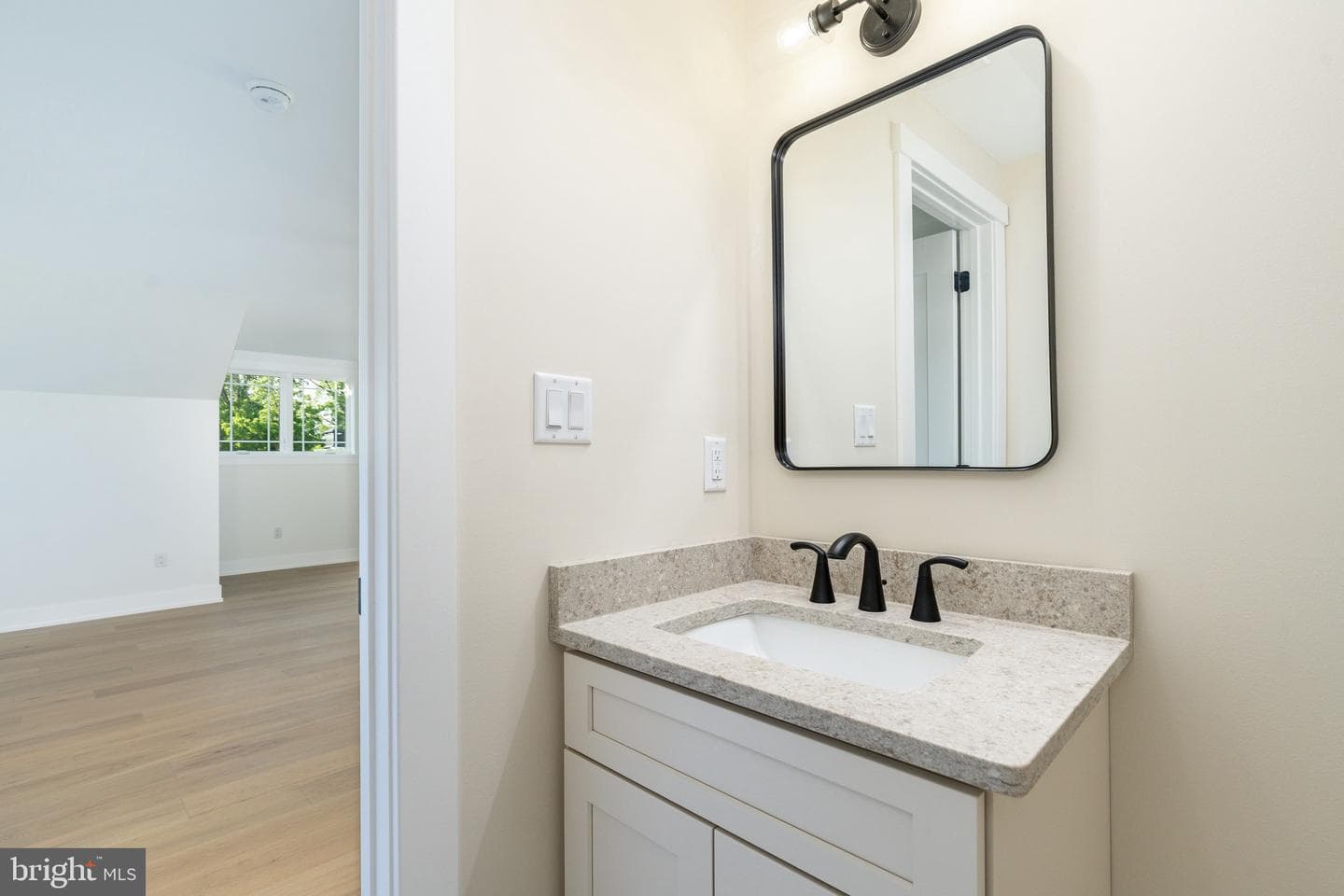 102 Railroad Avenue photo 33