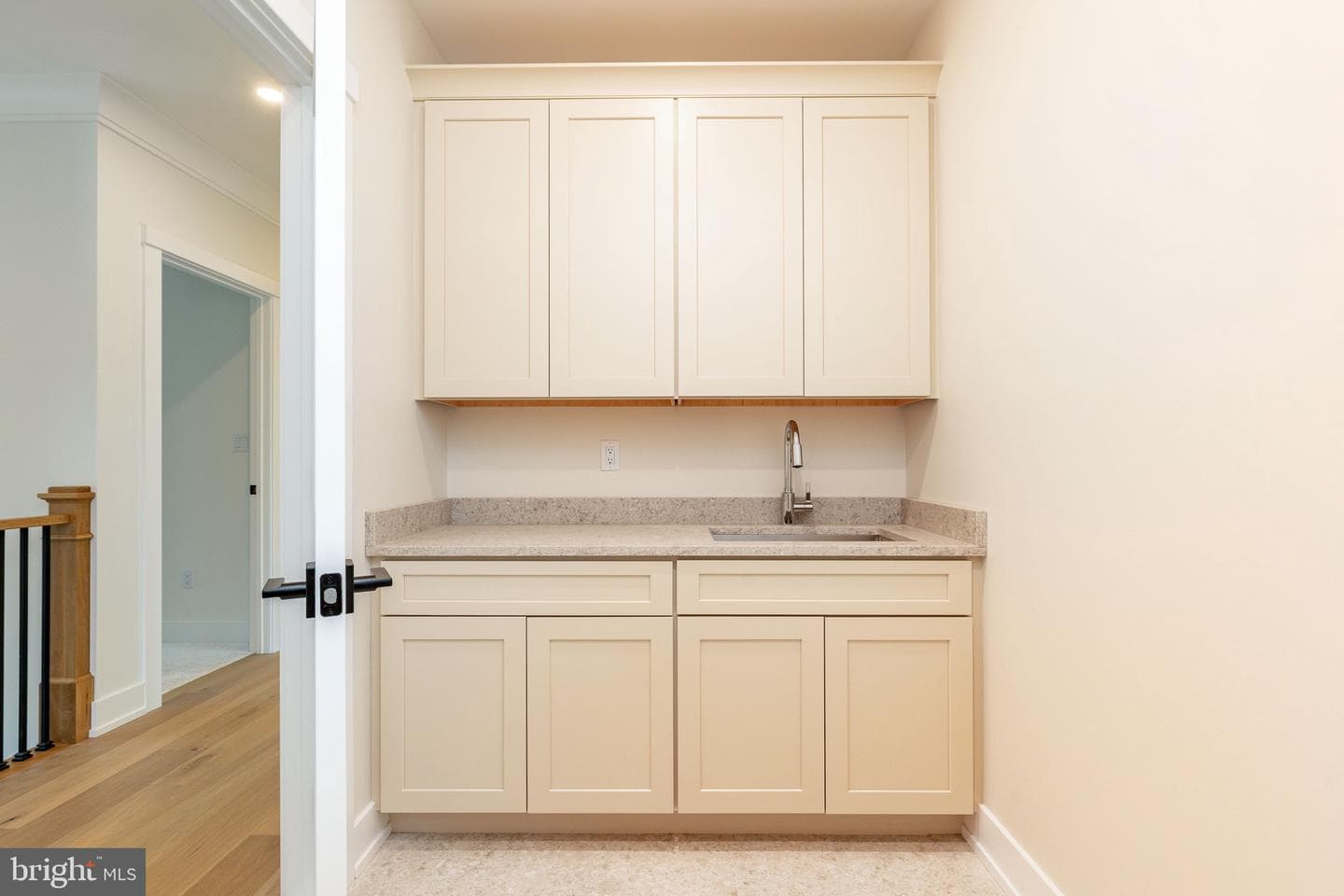 102 Railroad Avenue photo 43