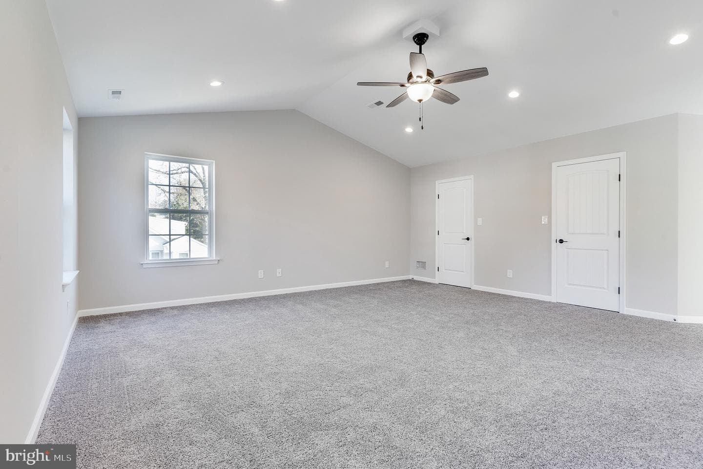 320 Elmwood Avenue photo 21