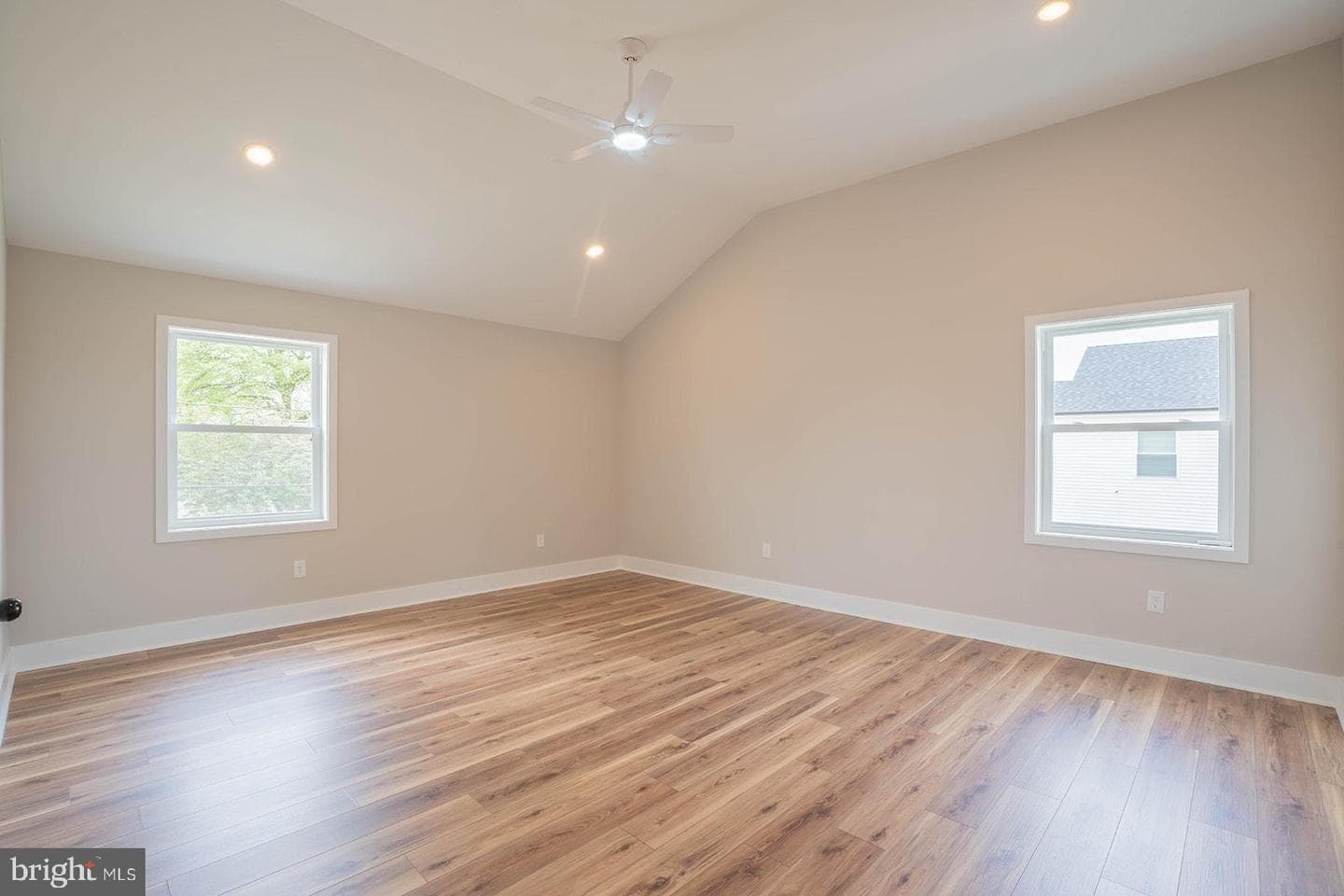 2290 Virginia Ave photo 32