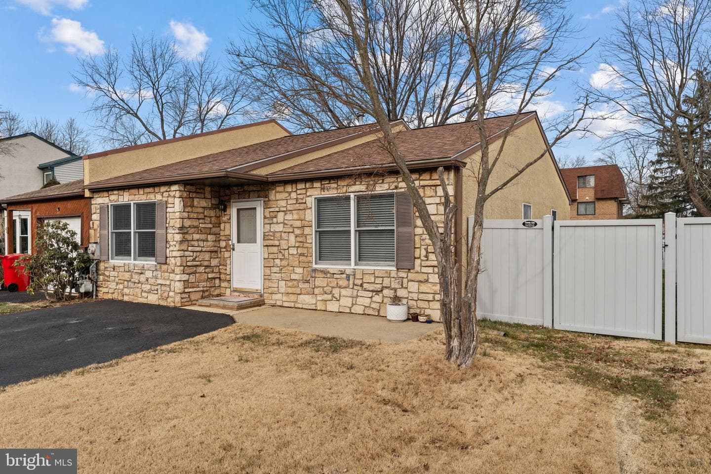 745 Tennyson Drive photo 4