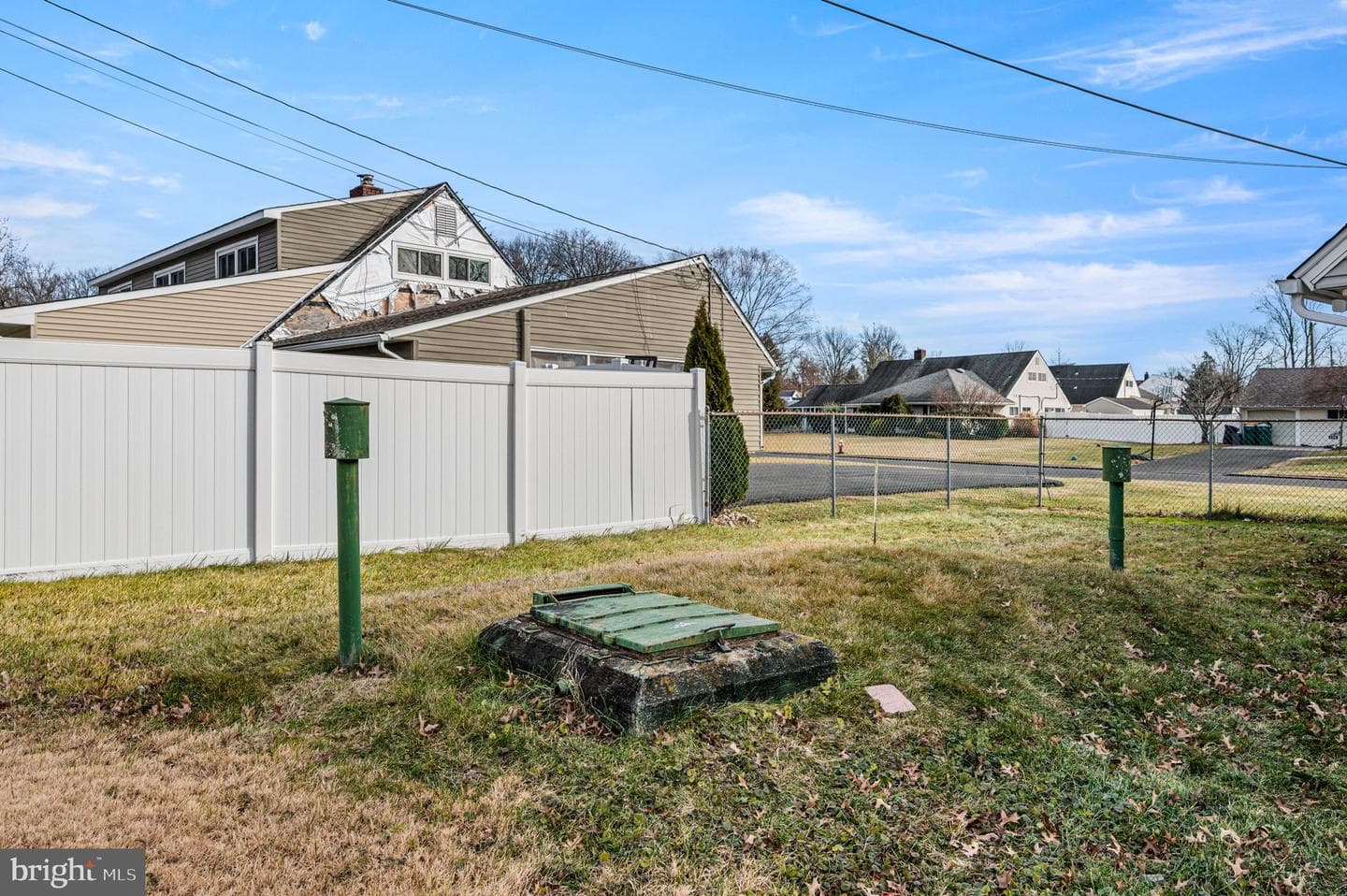 169 Forsythia Drive N photo 24