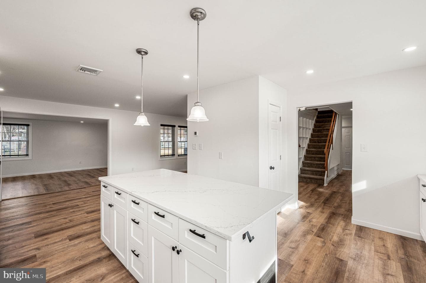 169 Forsythia Drive N photo 8