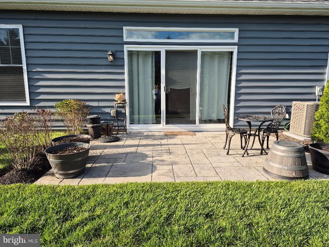 909 Holden Court photo 16