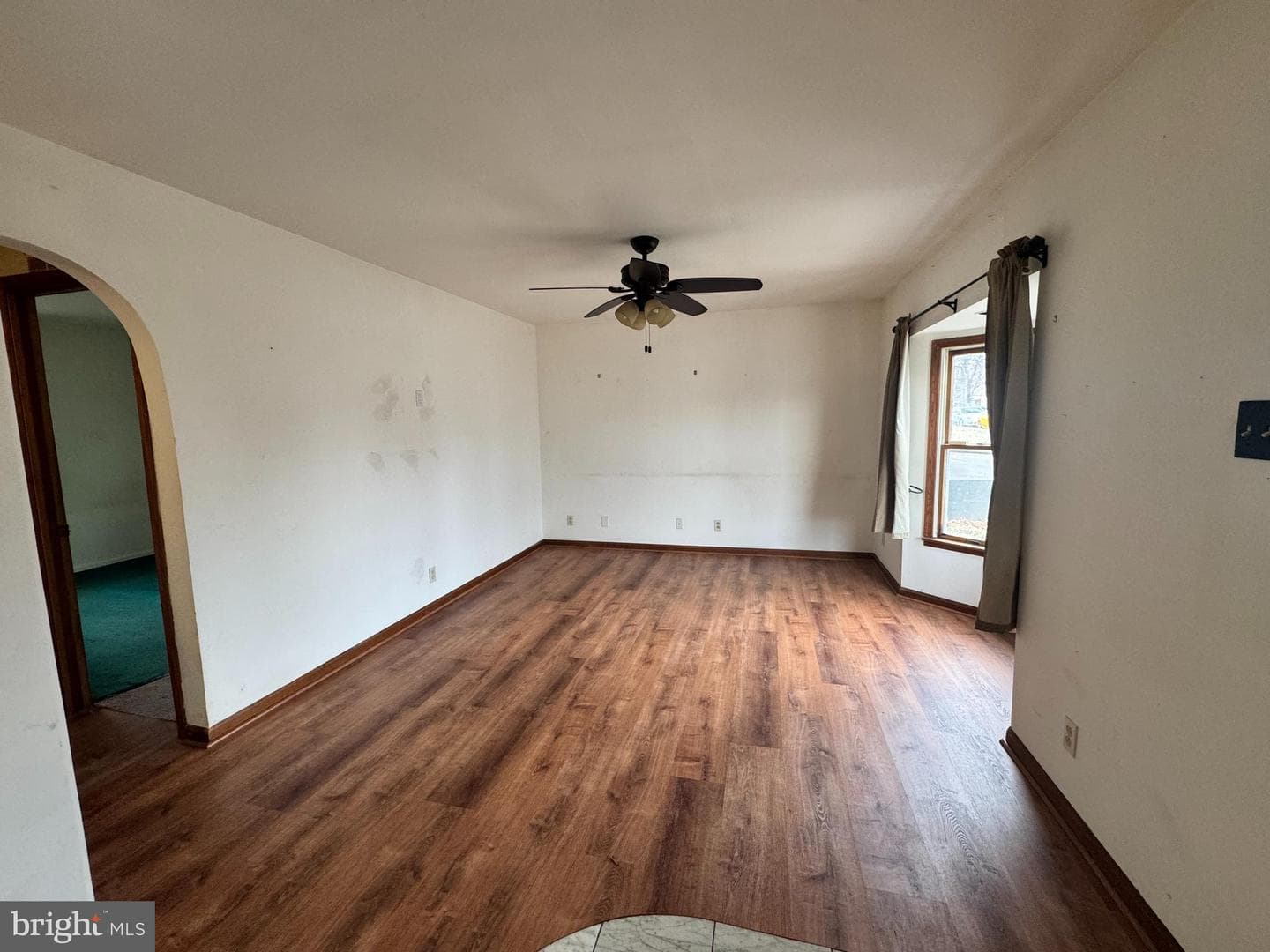 581 Rosemar Drive photo 4
