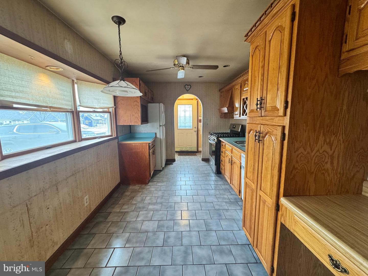 581 Rosemar Drive photo 5